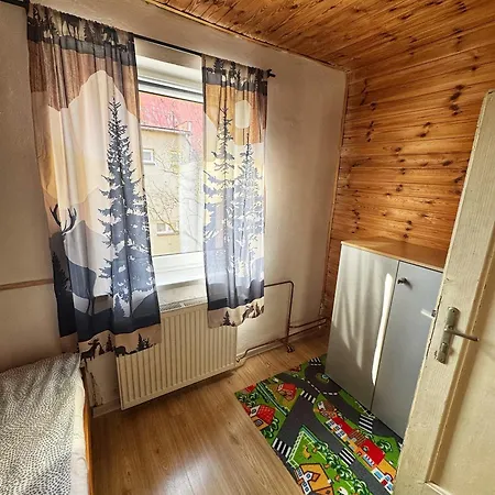 Ve Druhem Patre S Parkovanim Daire