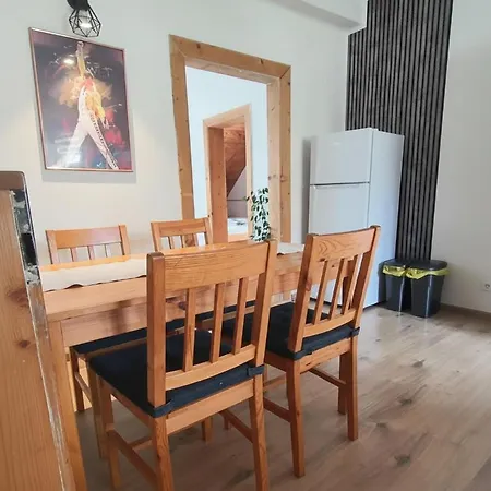 Ve Druhem Patre S Parkovanim Appartement