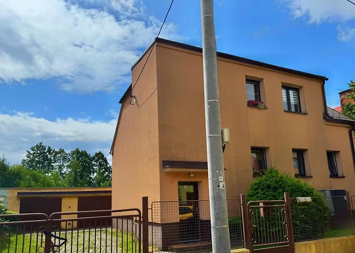 Daire Ve Druhem Patre S Parkovanim